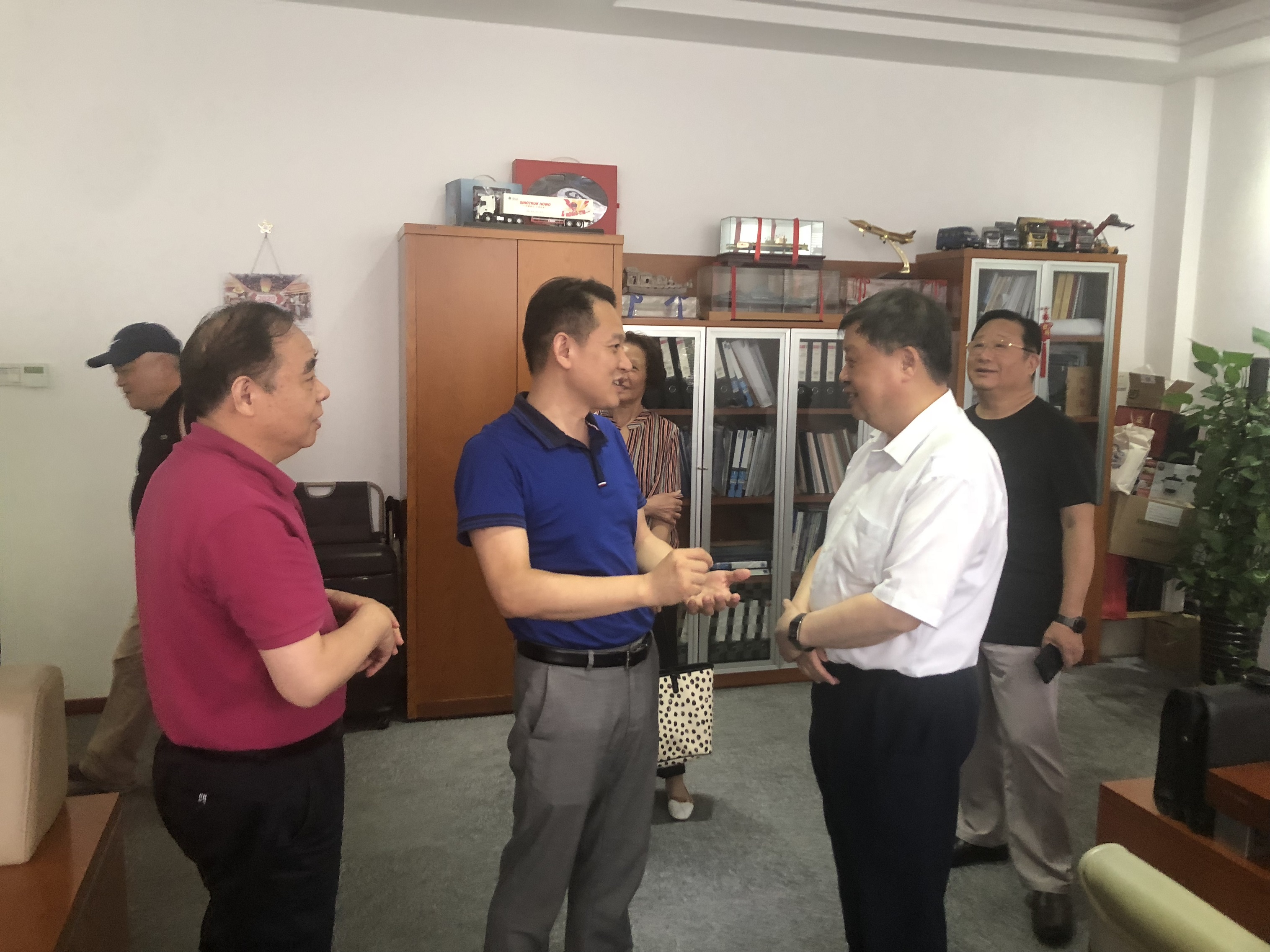 童世平上將一行蒞臨我司